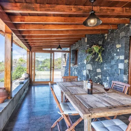 Casa Pedrito - Cozy House, Dreamy Terrace & Sea Views *